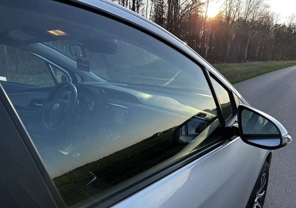 Toyota Yaris cena 51900 przebieg: 107000, rok produkcji 2018 z Otmuchów małe 67